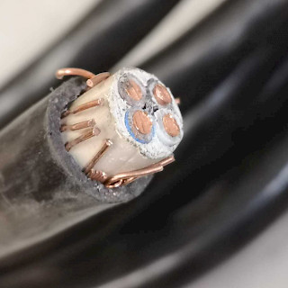 Sähkökaapeli / maakaapeli 4x6mm2 + G 9,6 metriä