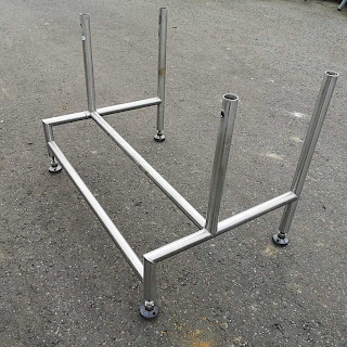 Metallinen alusta 73x110x80 cm