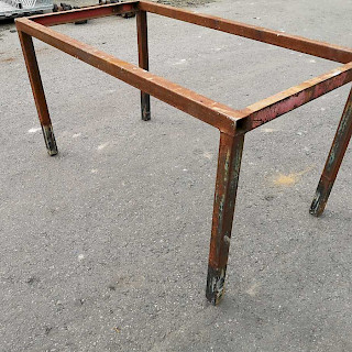 Metallinen runko 95x174x94 cm
