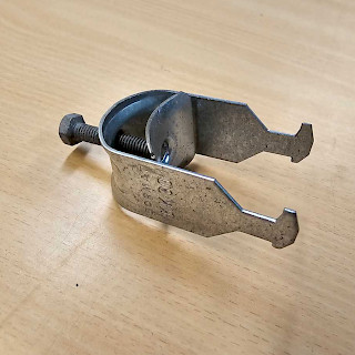 Kaapelikiristin / Kaarikiinnike SORMAT KK30 ⌀ n.30 mm