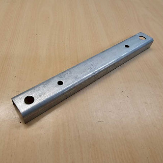 ASENNUSKISKO 250x30x15 mm