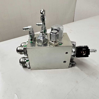 Hydrauliikan jakotukki 24V