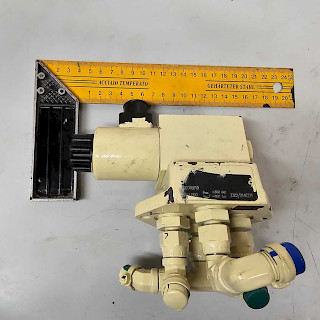 Hydrauliikan jakotukki 24V