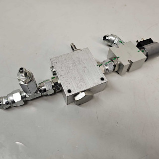 Hydrauliikan jakotukki Rexroth 24V