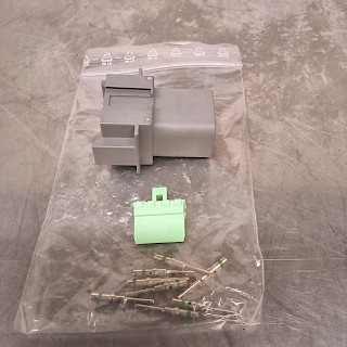 Uusi Deutsch DTG- napainen liitin 8-pin