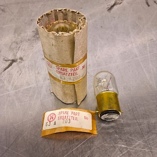 Uusi MERKKI LAMPPUJA 250V 15W