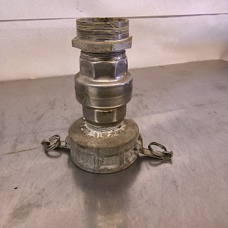 SUPISTUSLIITIN TAKAISKUVENTTIILILLÄ