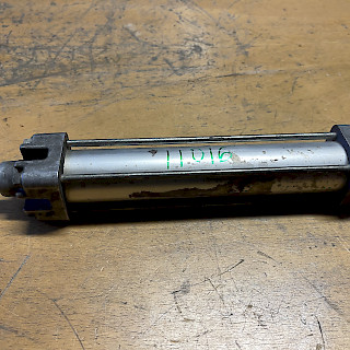 Ilmasylinteri 35/300/140